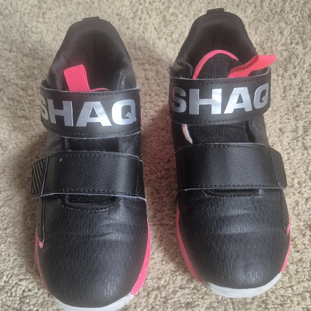 Girls Black and Pink Basketball Shoes